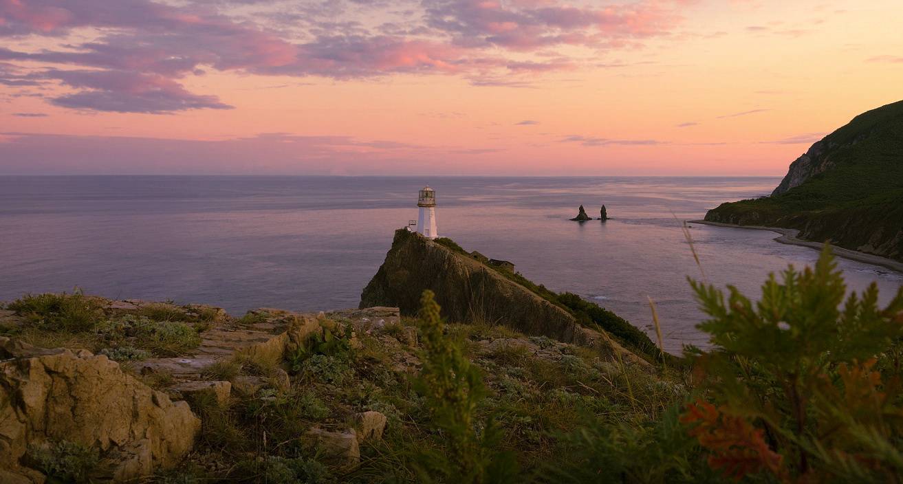 Мыс и маяк Бринера