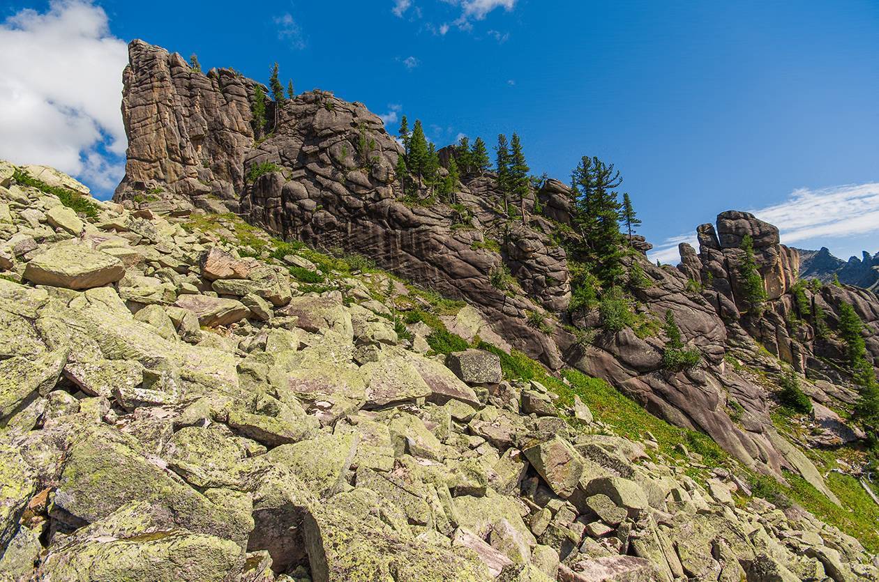 Скальный массив "Замки"
