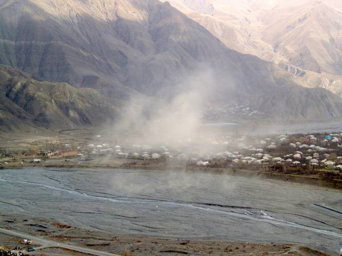 Минеральные источники в селе Ахты