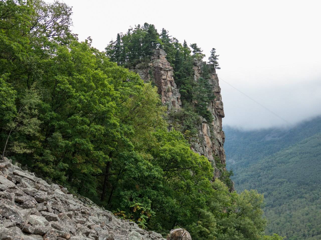 Утёс "Чёртов палец"