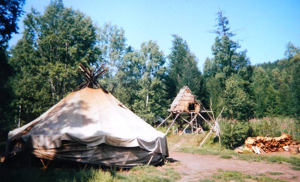 Эвенское стойбище «Мэнэдек»