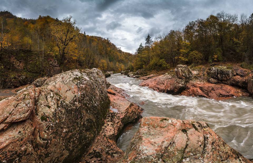 Гранитное ущелье реки Белая