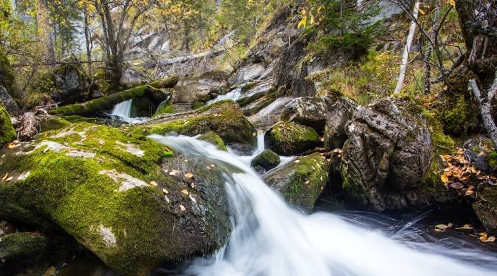 Каскад водопадов на реке Шинок