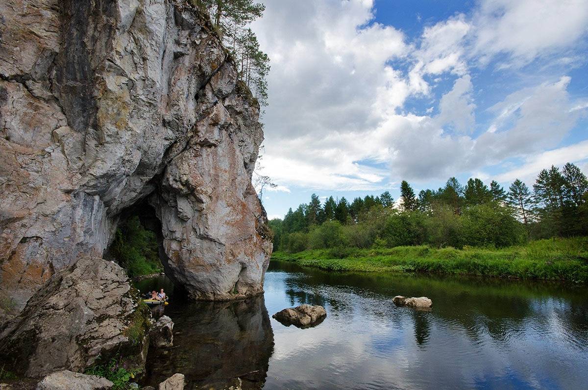 Какие природные достопримечательности есть в свердловской области. Оленьи ручьи природный парк. Риродный парк «Оленьи ручьи». Река Серга парк "Оленьи ручьи". Река Серга Свердловской области Оленьи ручьи.
