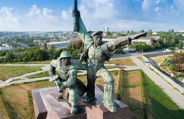 Солдат и Матрос