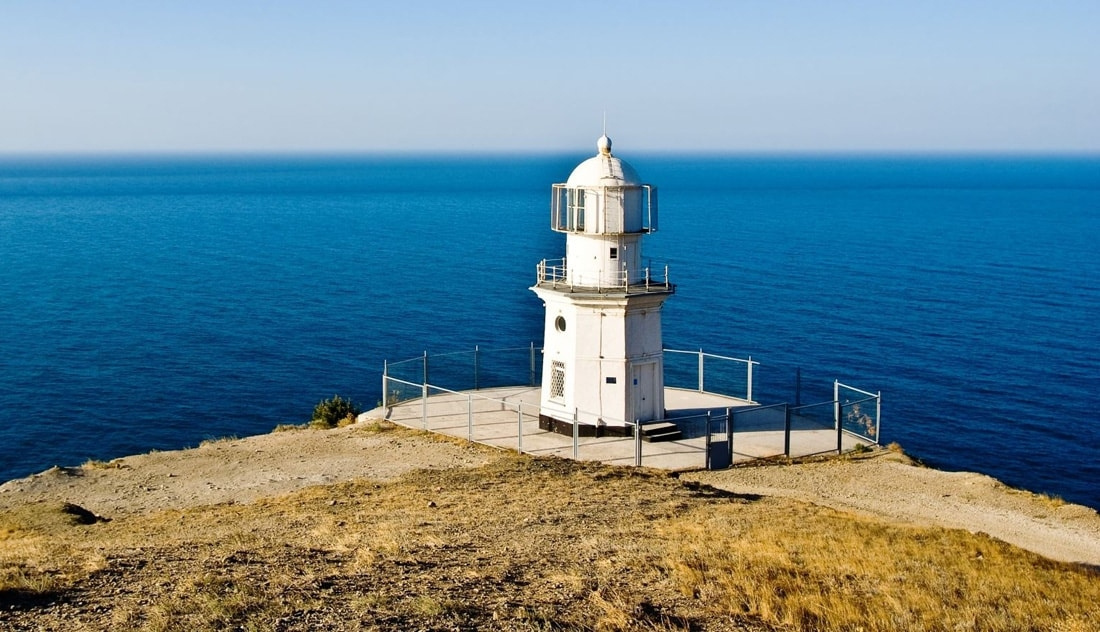 Меганомский маяк