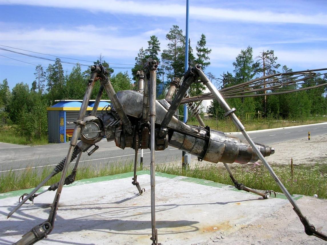 Памятник комару