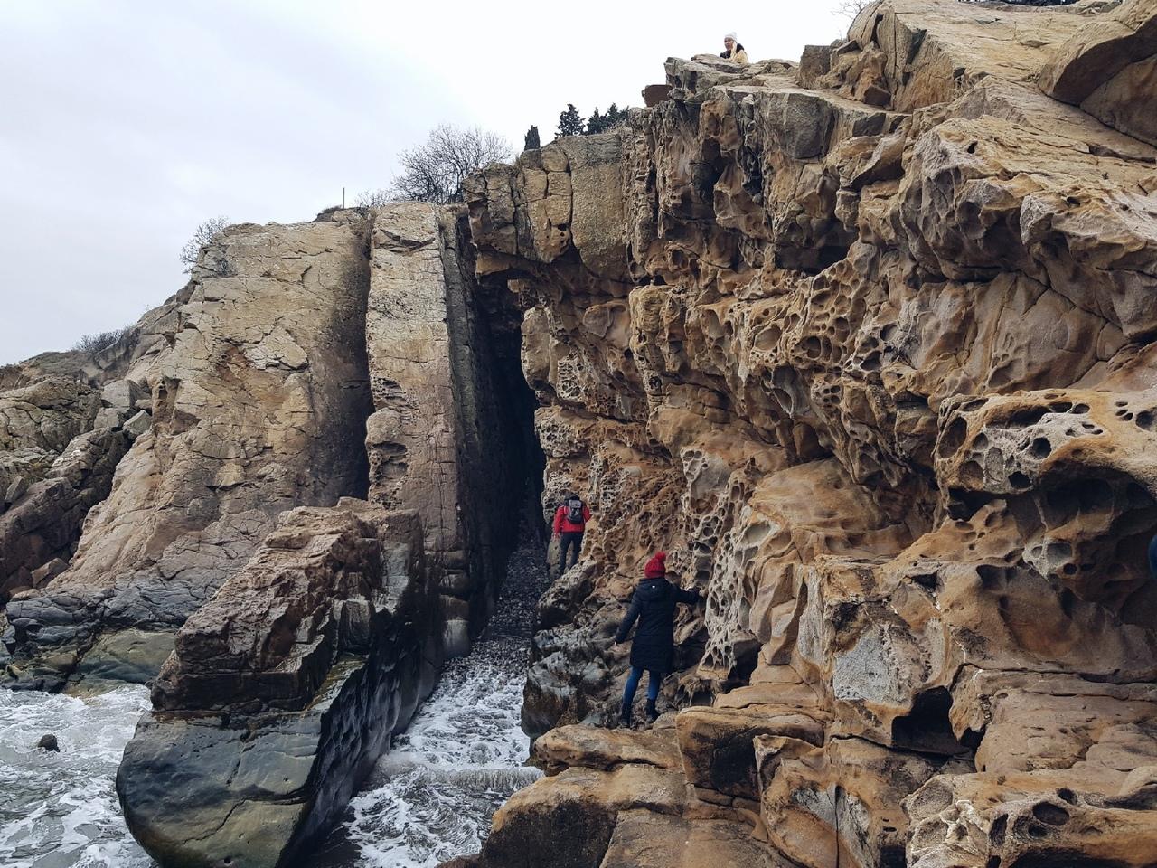 Cырные скалы