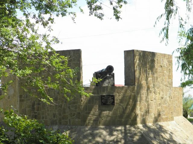 Суворовский редут (Евпатория)