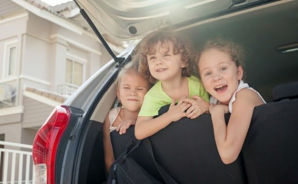 Что делать, если ребенок капризничает в дороге?