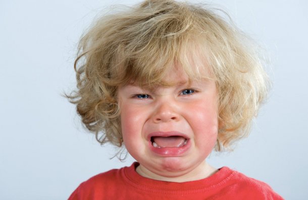 Что делать, если ребенок плачет в самолете?