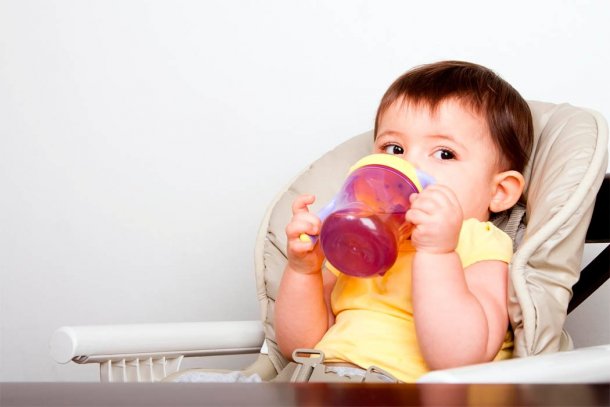 Что делать, если ребенок плачет в самолете?