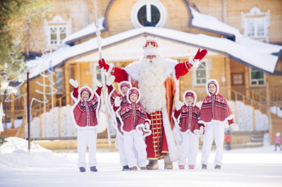 В гости к новогоднему волшебнику: где в России находится дом Деда Мороза?
