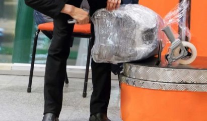Зачем оборачивать чемоданы пленкой в аэропорту и нужно ли это делать на самом деле