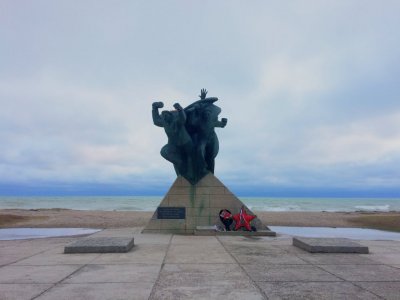 Памятник морякам Евпаторийского морского десанта