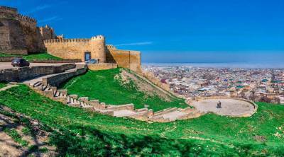 Крепость «Нарын-Кала»
