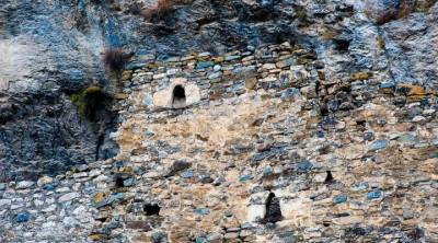 Дзивгисская пещерная крепость