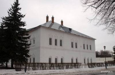 Митрополичьи палаты