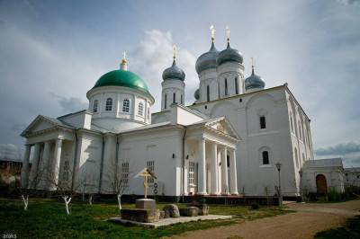 Желтоводский Макариев монастырь