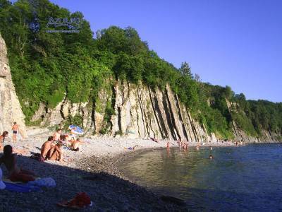 Дикий пляж мыса Кадош в Туапсе