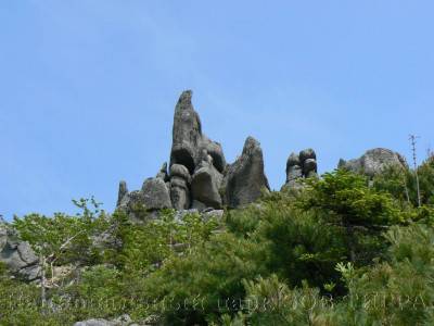 Горы Сестра и Камень Брат (Зубы Дракона)