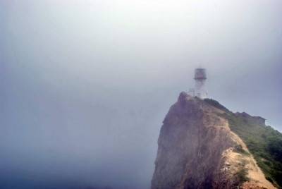 Мыс и маяк Бринера