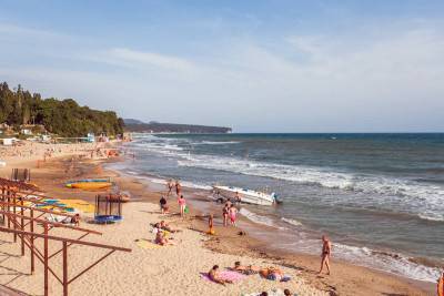 Пляж «Золотой берег» в Лермонтово