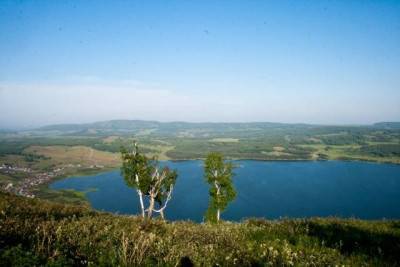 Яшмовая гора Ауштау и святой источник