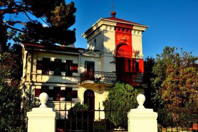 Геленджикский створный маяк