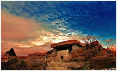 Лунный дольмен