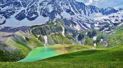 Озеро Донгуз Орун-Кель