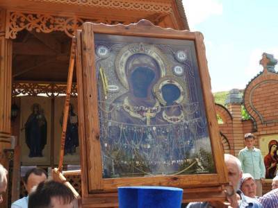 Святой источник Тихвинской иконы Божией Матери