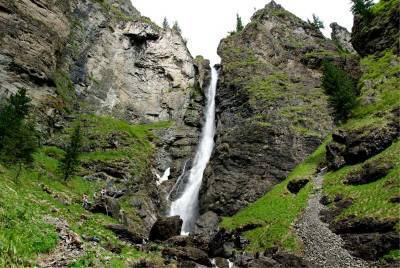 Каскад водопадов на реке Шинок