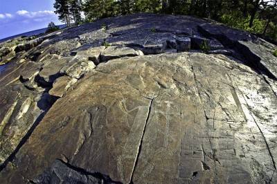 Онежские петроглифы на мысе Бесов нос