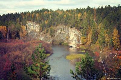 Скалы и пещеры реки Серга