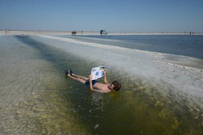 Соленое озеро Баскунчак