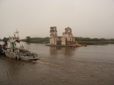 Затопленная церковь Рождества Христова в Крохино