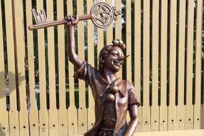 Памятник "Буратино"