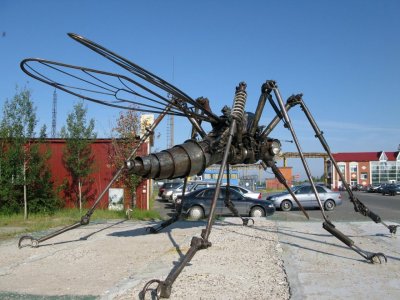 Памятник комару