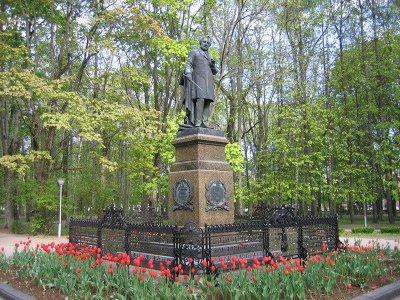 Памятник Михаилу Ивановичу Глинке