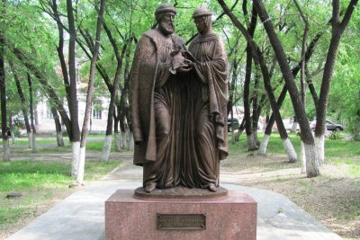 ​Памятник Петру и Февронии