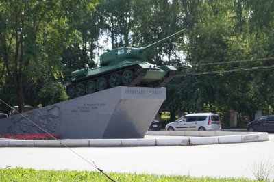 Памятник «Кировчане – фронту»