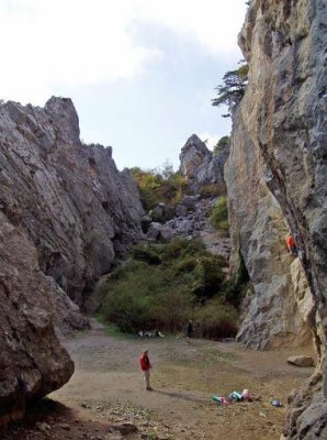 Никитская расщелина